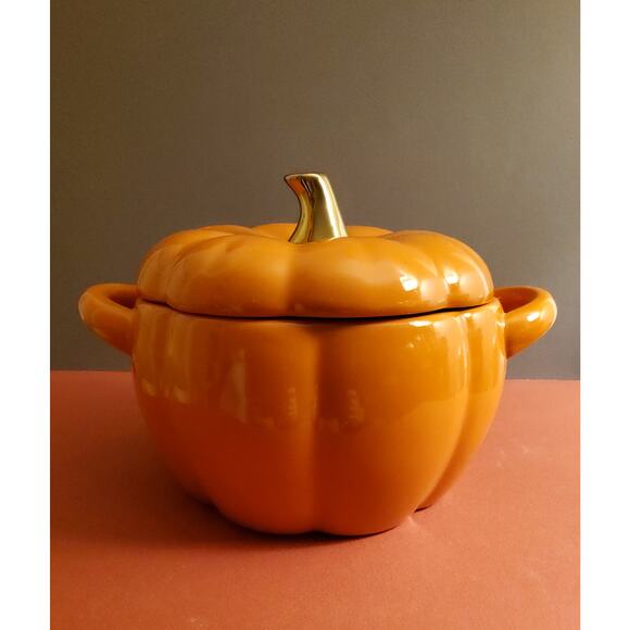 Crofton Pumpkin Casserole Dish with Lid - Picture 1 of 4